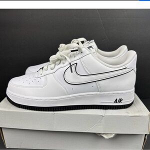 Nike White Leather Low-Top Sneakers with Black Trim